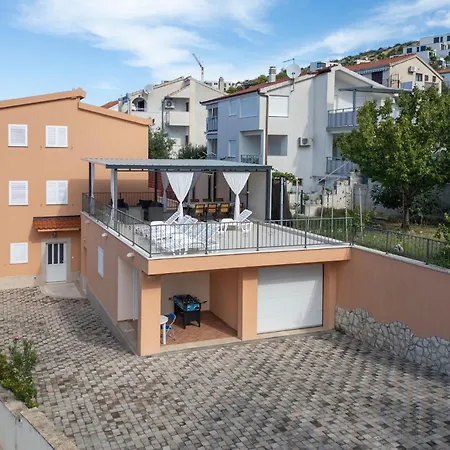 Appartement Stunning In Okrug Gornji Trogir