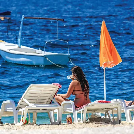 Stunning In Okrug Gornji Appartement *