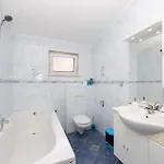 Stunning In Okrug Gornji Apartament
