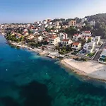Stunning In Okrug Gornji Apartament