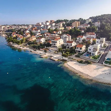 Stunning In Okrug Gornji 아파트